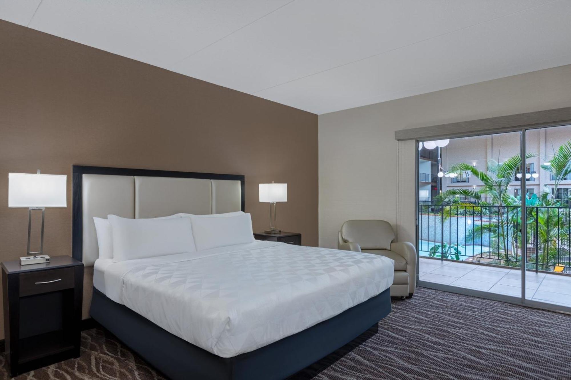 Holiday Inn Des Moines-Airport Conf Center By Ihg Extérieur photo